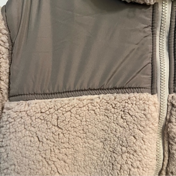 PacSun x Playboy Sherpa Jacket - Picture 4 of 6